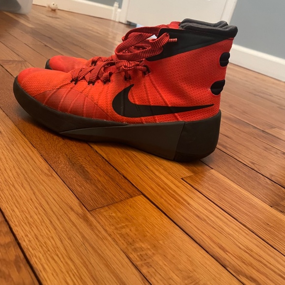 Nike 2015 Hyperdunks - Picture 2 of 6